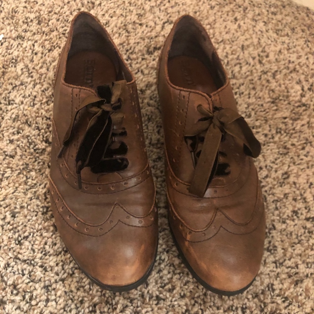 Born Arletta oxfords